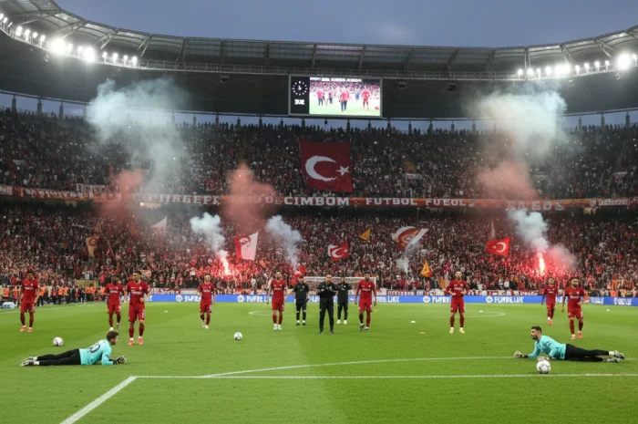 Kırmızı-Beyazlılar Beşiktaş Karşısında Üst Sıraları Hedefliyor